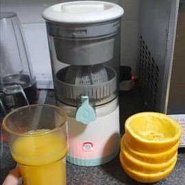4 color options - portable citrus juicer - multifunctional, automatic orange juice and lemon juicer, detachable design, USB rechargeable battery, food grade PP material, button control - perfect for drinking fresh juice at home.